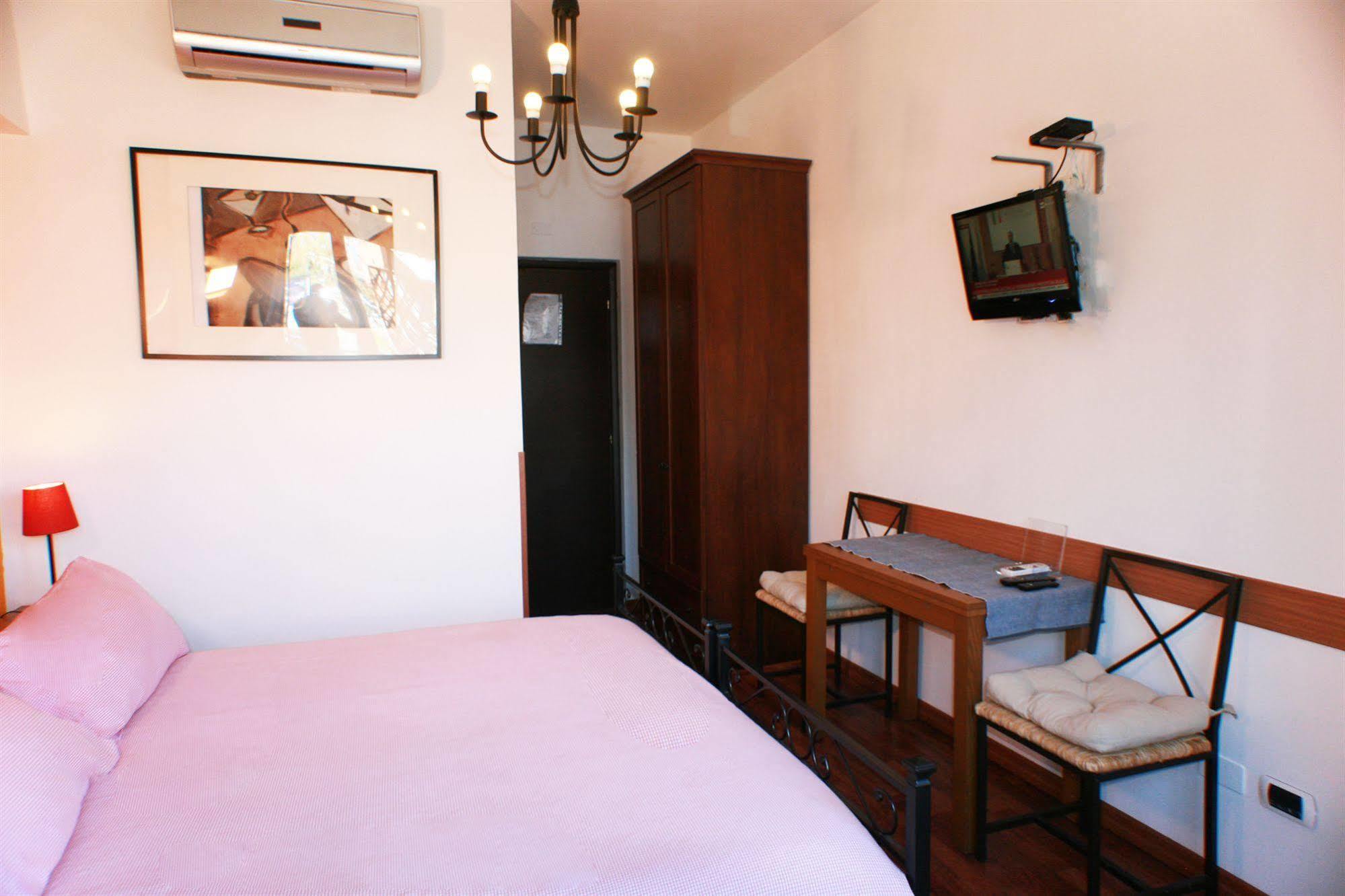 Lt Rooms Rome Bagian luar foto